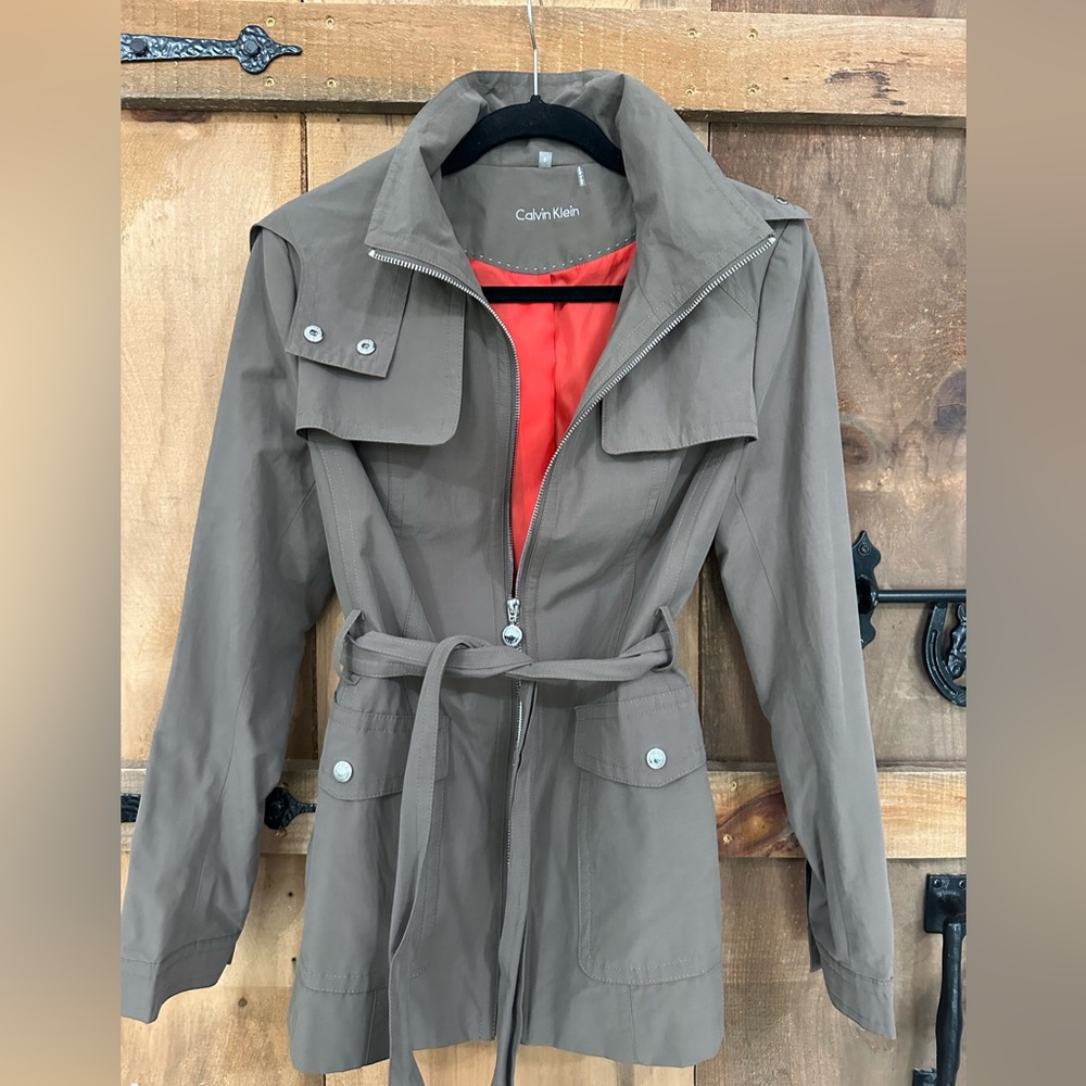 Calvin Klein Women's Clay colored jacket with detachable hood and belt. Like New